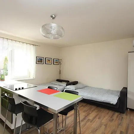 Ekonomiczne- Male Goscinne Dask ホームステイ ウェバ