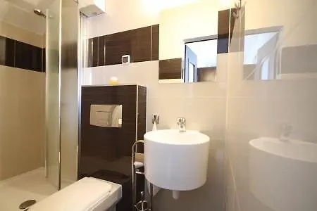 ホームステイ Ekonomiczne- Male Goscinne Dask ウェバ