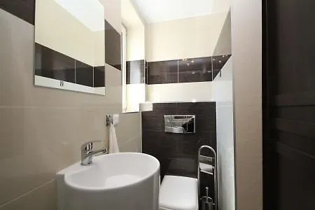 Ekonomiczne- Male Goscinne Dask ホームステイ ウェバ