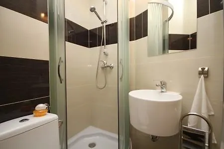 民宿 Ekonomiczne- Male Goscinne Dask *